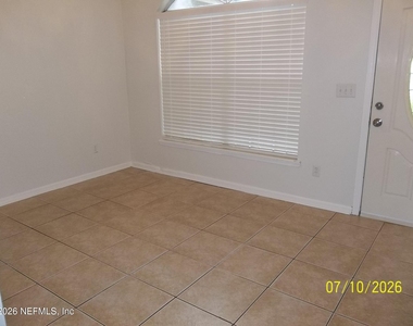 2921 College Park Drive - Photo Thumbnail 5