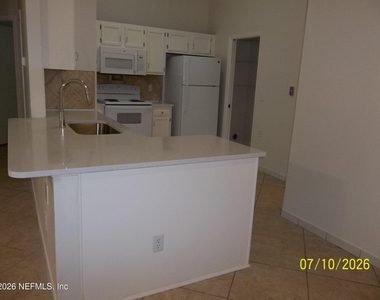 2921 College Park Drive - Photo Thumbnail 6