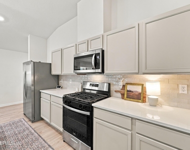 2526 Clayton Fls Cove - Photo Thumbnail 7