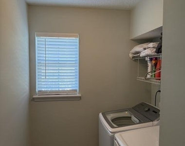 3024 Robert Oliver Avenue - Photo Thumbnail 11