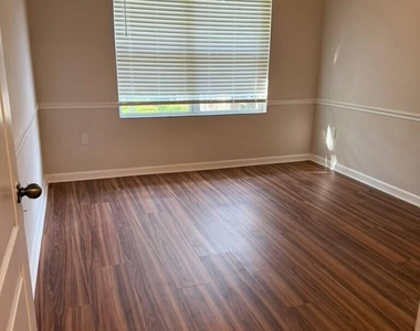 3750 Silver Bluff Boulevard - Photo Thumbnail 8