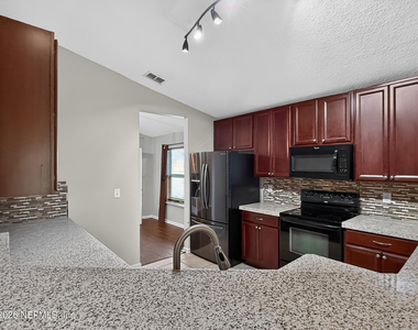 1818 Hollow Glen Drive - Photo Thumbnail 18