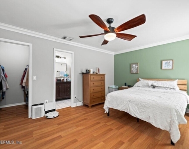 3660 Mandarin Woods Drive N - Photo Thumbnail 13