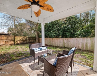 3660 Mandarin Woods Drive N - Photo Thumbnail 9