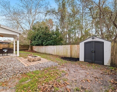 3660 Mandarin Woods Drive N - Photo Thumbnail 30
