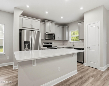 11987 Calvesta Street - Photo Thumbnail 7