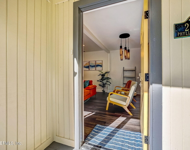 2834 Phyllis Street - Photo Thumbnail 6