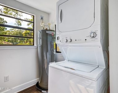 2834 Phyllis Street - Photo Thumbnail 24