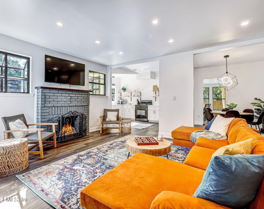 2834 Phyllis Street - Photo Thumbnail 11