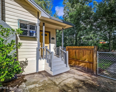 2834 Phyllis Street - Photo Thumbnail 4