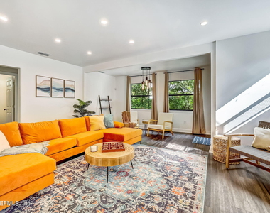 2834 Phyllis Street - Photo Thumbnail 8