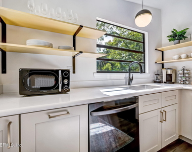 2834 Phyllis Street - Photo Thumbnail 15