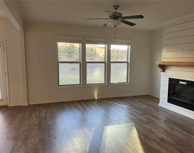 5461 Trillium Way - Photo Thumbnail 6