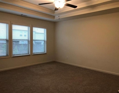 5461 Trillium Way - Photo Thumbnail 15