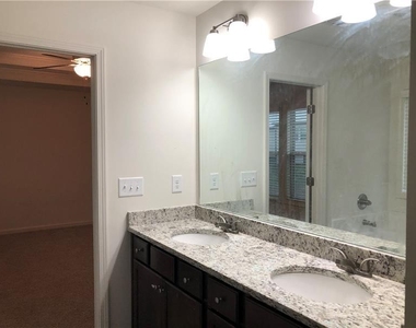 5461 Trillium Way - Photo Thumbnail 18