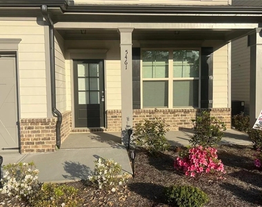 5461 Trillium Way - Photo Thumbnail 1