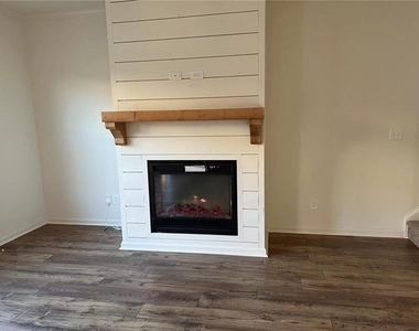 5461 Trillium Way - Photo Thumbnail 7
