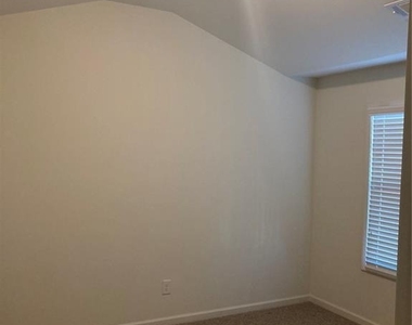 5461 Trillium Way - Photo Thumbnail 22