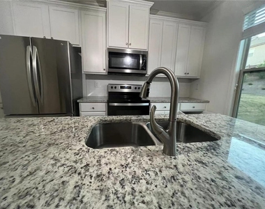 5461 Trillium Way - Photo Thumbnail 9