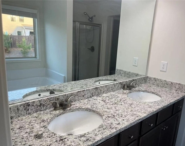 5461 Trillium Way - Photo Thumbnail 17