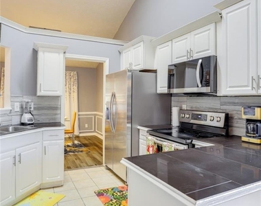 1080 Rafington Drive - Photo Thumbnail 6