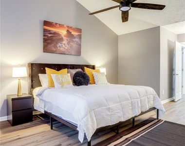 1080 Rafington Drive - Photo Thumbnail 9