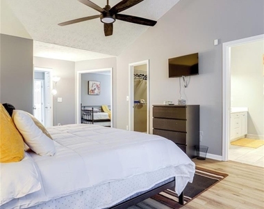 1080 Rafington Drive - Photo Thumbnail 7