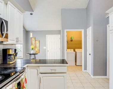 1080 Rafington Drive - Photo Thumbnail 5
