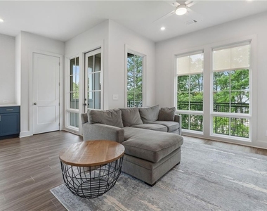 1290 Longreen Terr Nw - Photo Thumbnail 2