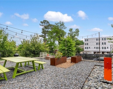 1290 Longreen Terr Nw - Photo Thumbnail 16