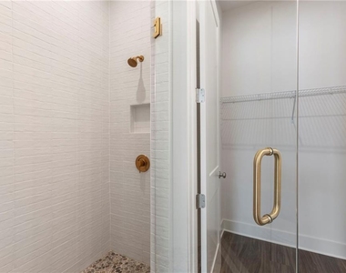 1290 Longreen Terr Nw - Photo Thumbnail 5