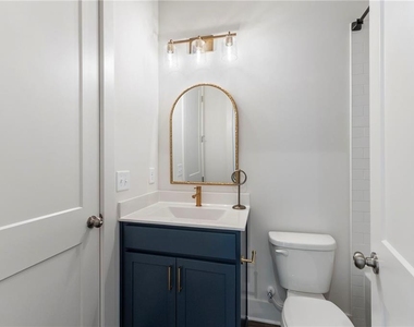 1290 Longreen Terr Nw - Photo Thumbnail 9