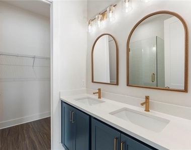 1290 Longreen Terr Nw - Photo Thumbnail 4