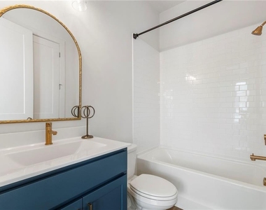 1290 Longreen Terr Nw - Photo Thumbnail 8