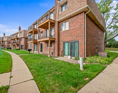 1452 Carol Court - Photo Thumbnail 1