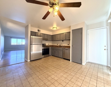 1452 Carol Court - Photo Thumbnail 4