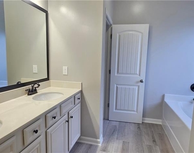 2979 Woodward Down Trail - Photo Thumbnail 23