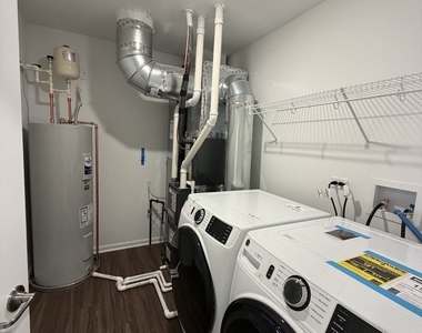 1205 Glenmont Street - Photo Thumbnail 6