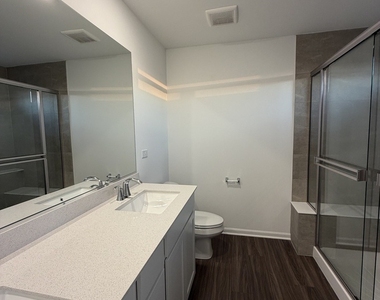 1205 Glenmont Street - Photo Thumbnail 3