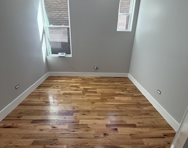 2227 W 21st Street - Photo Thumbnail 3