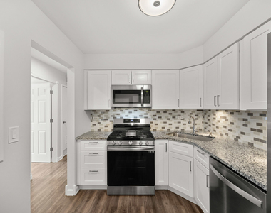 7300 Fairview Avenue - Photo Thumbnail 12
