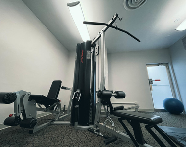 6301 N Sheridan Road - Photo Thumbnail 9