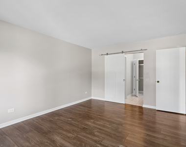 7510 Farmingdale Drive - Photo Thumbnail 15