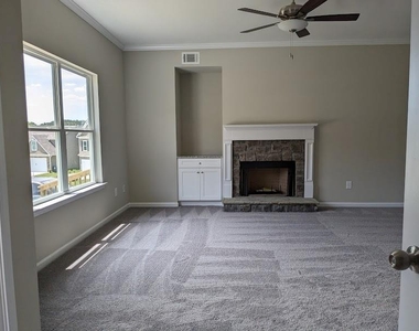 313 Melody Lane - Photo Thumbnail 2