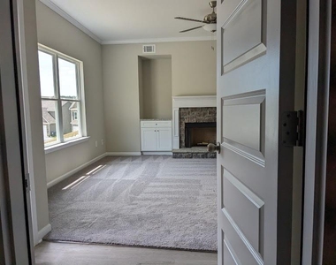 313 Melody Lane - Photo Thumbnail 1