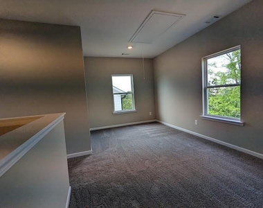 313 Melody Lane - Photo Thumbnail 15