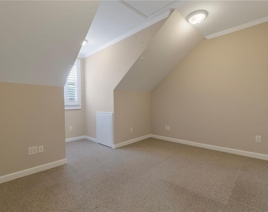 180 Forest Glen Drive - Photo Thumbnail 32