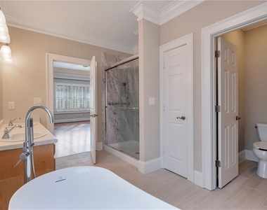 180 Forest Glen Drive - Photo Thumbnail 26