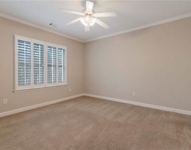 180 Forest Glen Drive - Photo Thumbnail 31
