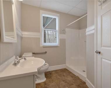 180 Forest Glen Drive - Photo Thumbnail 37
